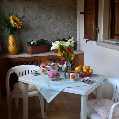 Casa Nel Borgo Di Hébergement de vacances *